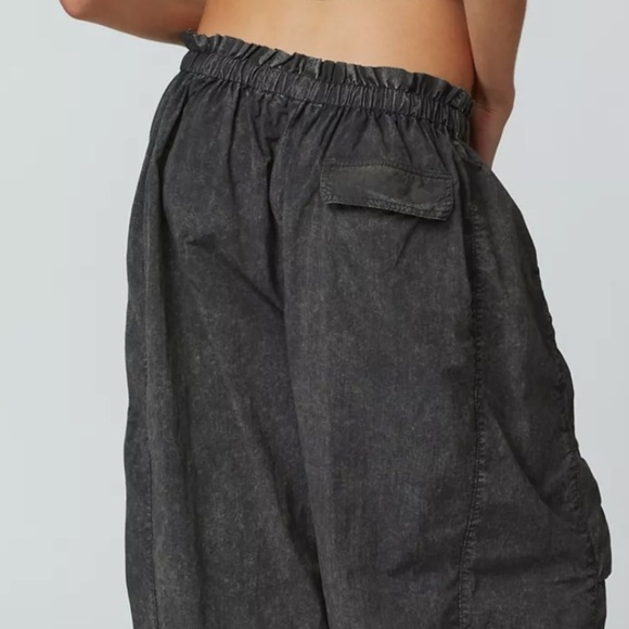 OU Nylon Baggy Pant Sloan Cargo Utility Gorpcore Urban Outfitters Exclusive New - Picture 2 of 6